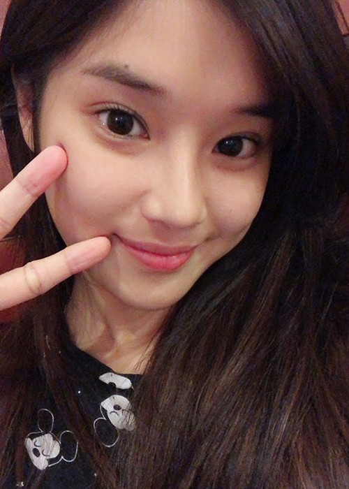 Không son phấn, Hoàng Yến Chibi vẫn tươi tắn. Cô vốn sở hữu nước da trắng mịn, không tỳ vết.