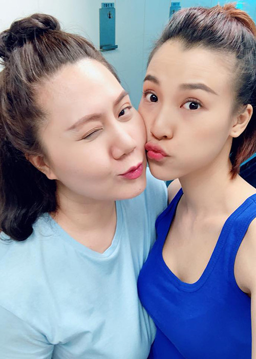 Hoàng Oanh - Minh Thảo nhí nhảnh trên trường quay.