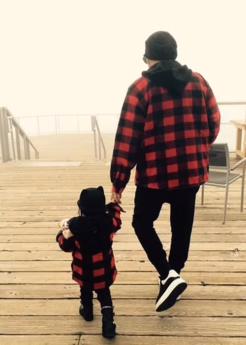 Côn Lăng sinh con gái đầu lòng vào tháng 6/2015. Vợ chồng cô đặt tên con gái là Hathaway. Ảnh: Instagram nhân vật