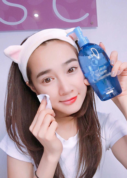 Nhã Phương dành nhiều thời gian chăm sóc da mặt để tự tin khi không trang điểm.