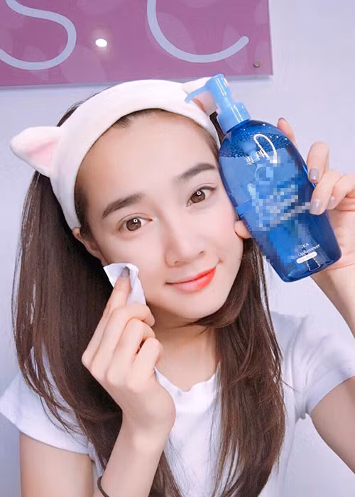 Nhã Phương dành nhiều thời gian chăm sóc da mặt để tự tin khi không trang điểm.