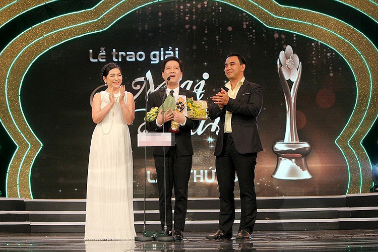 Nam danh hài Trường Giang từng đoạt nhiều giải thưởng tại Mai Vàng các năm 2015, 2016 và 2017, tại HTV Awards 2015, VTV Awards 2016...Ảnh: Pháp luật TPHCM