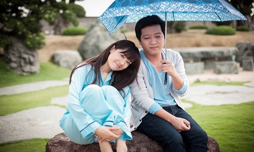 Cặp đôi tình tứ trong cảnh quay "49 ngày"