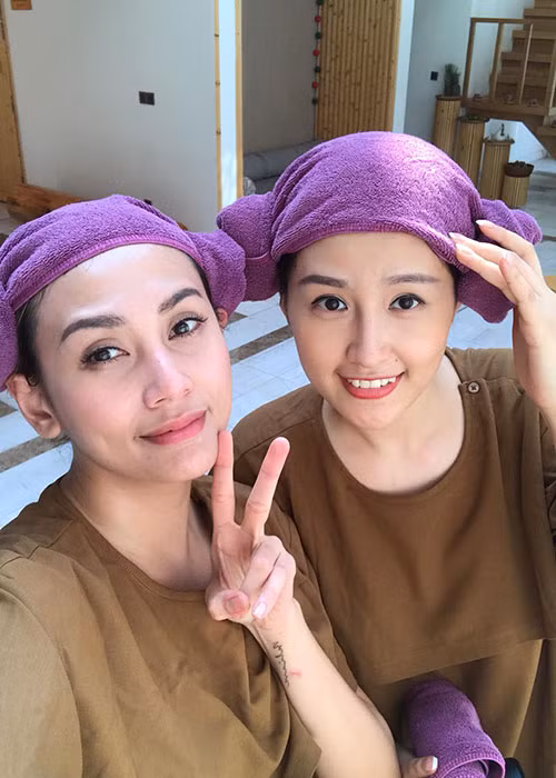 Võ Hoàng Yến - Mai Phương Thúy đọ mặt mộc.