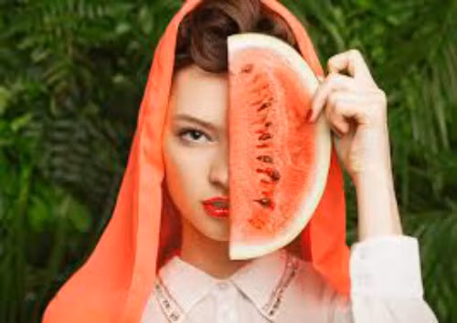 Bi quyet tai tao lan da chay nang mua he bang dua hau