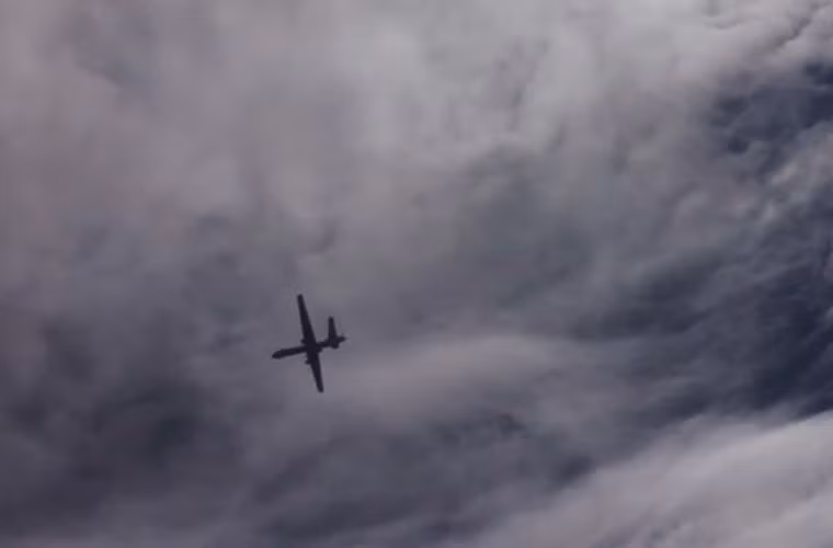 Thời điểm chạm chán máy bay chiến đấu Su-30SM, chiếc UAV Mỹ được cho là đang mang theo cả vũ khí.