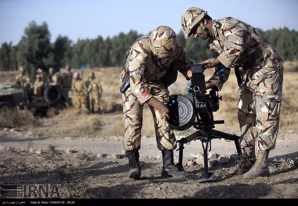 Nạp đạn cho súng phóng lựu tự động 30mm Kaveh.