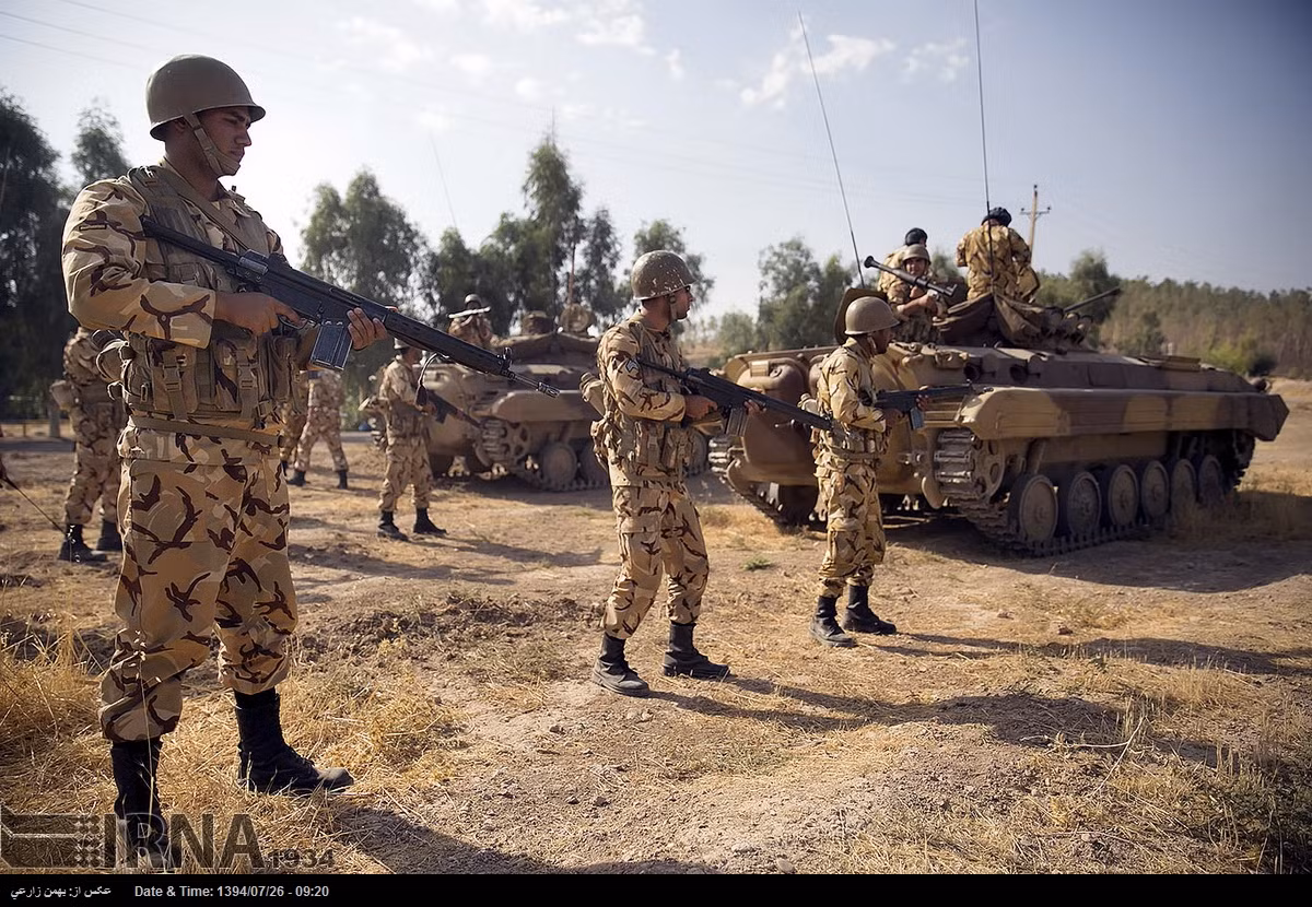 Lực lượng bộ binh cơ giới trang bị súng trường tiến công G3-A4.