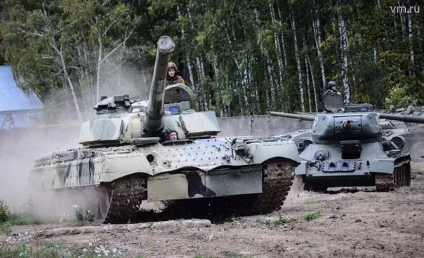 Được trang bị cỗ pháo rãnh xoắn 152,4mm LP-83, xe tăng Object 292 sở hữu vũ khí "khủng" nhất so với các loại xe tăng của Mỹ - Anh. Với pháo lớn, rõ ràng nó chiếm ưu thế hoàn toàn về sức công phá, sức xuyên so với đạn 120mm tăng tiêu chuẩn NATO.