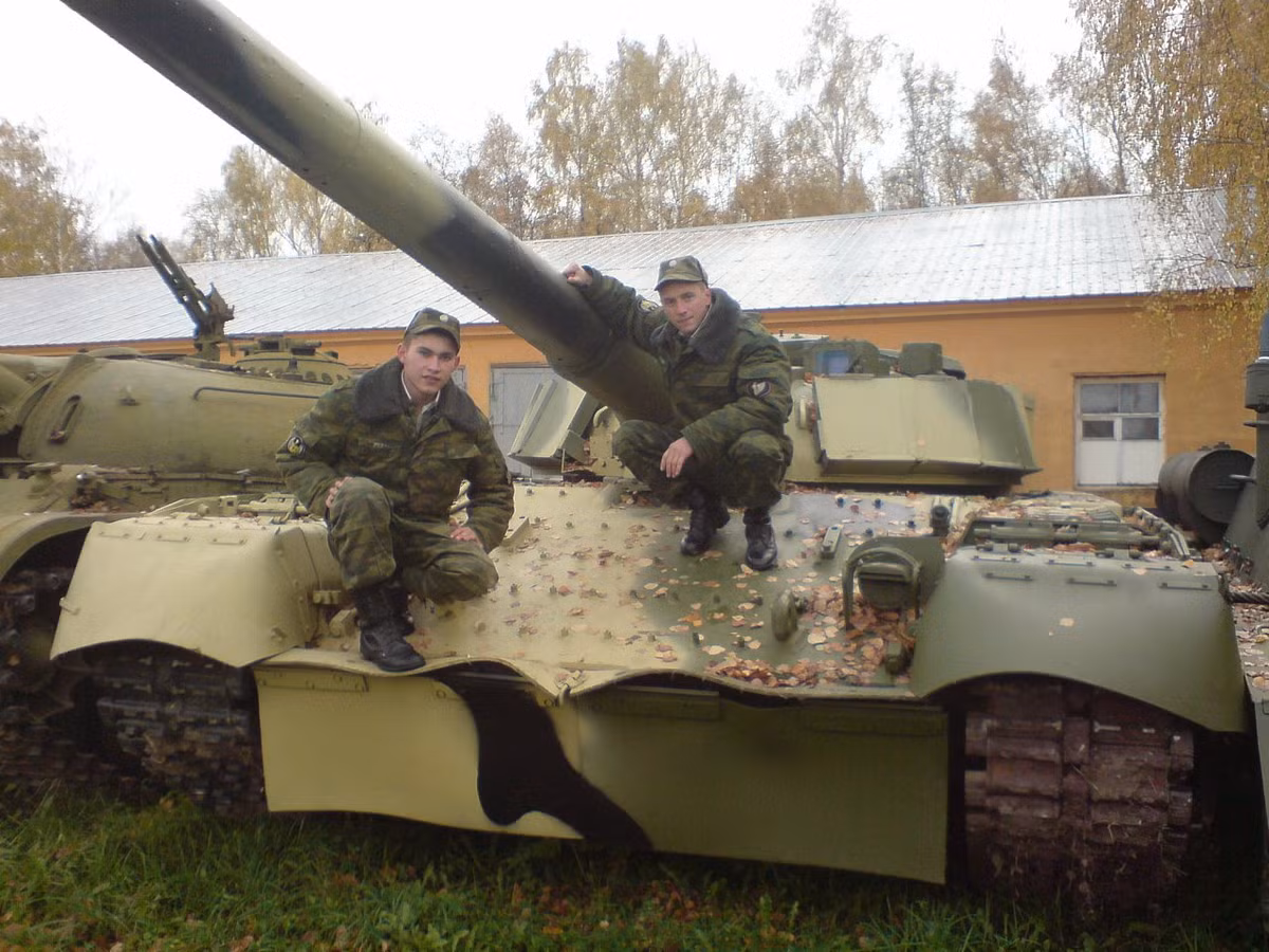 Nguyên mẫu đầu tiên của xe tăng chủ lực Object 292 hoàn thành việc chế tạo vào tháng 9/1990, thử nghiệm trên thực địa vào năm 1991.