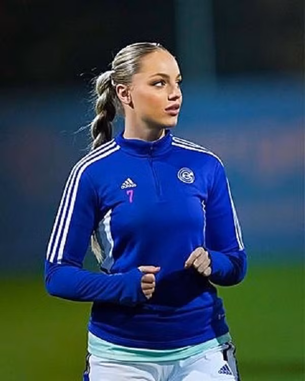 Nhan sac nu cau thu quyen ru nhat the gioi vua chan thuong nang-Hinh-4