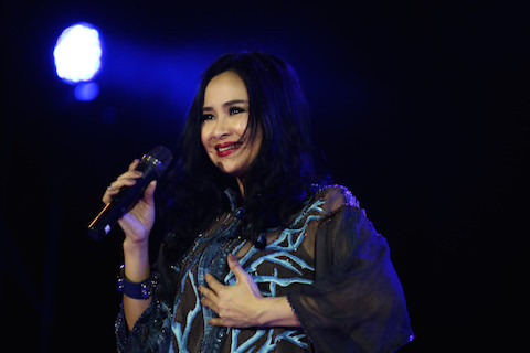 Phần biểu diễn của Thanh Lam nhận được tán thưởng nhiều nhất khi cô hát Hạ trắng và Diễm xưa.