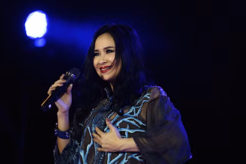 Phần biểu diễn của Thanh Lam nhận được tán thưởng nhiều nhất khi cô hát Hạ trắng và Diễm xưa.