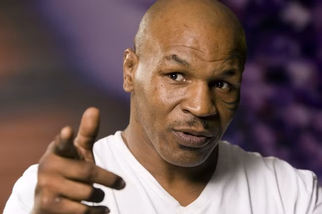 Mike Tyson che nhao tran so gang sieu kinh dien