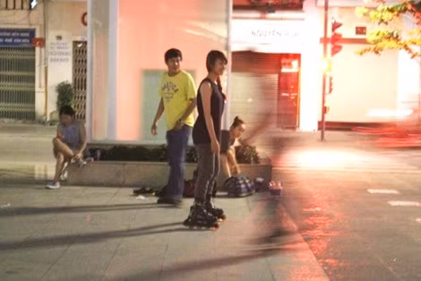 Pho di bo Nguyen Hue hoanh trang co gi luc 0h?