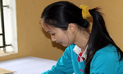 Chuyen cua son nu xinh nhu hoa hau mac an tu hinh