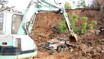 O to 7 cho bat ngo bi chon vui duoi dat da