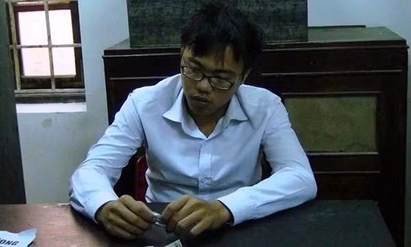 Dam mong hang loat gai xinh o Hue vi me... phim den