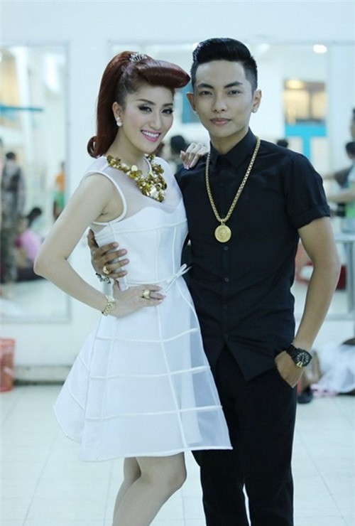 Khanh Thi “treu nguoi” tinh cu Chi Anh khi dang yeu Phan Hien-Hinh-4