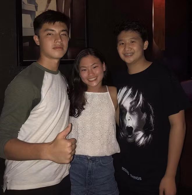 Là gương mặt mới được phát hiện, dân mạng hiện chưa có quá nhiều thông tin về Ryan Nguyen. Anh chàng được khen có gương mặt hiền lành và nụ cười dễ mến.