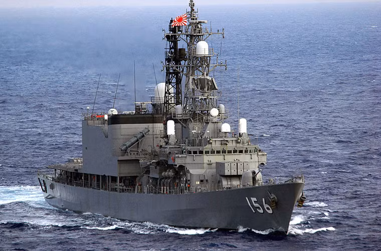 Còn Setogiri (DD-156) là tàu khu trục chuyên nhiệm tác chiến chống ngầm và chống tàu mặt nước thuộc lớp Asagiri. Chiếc này được trang bị từ đầu năm 1990.