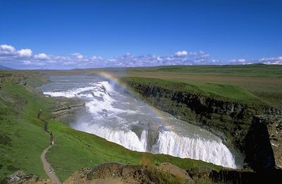 Thác Gullfoss nằm trong hẻm núi của sông Hvítá ở quốc gia có nhiều thác nước Iceland. Bởi điểm thác đổ bị che khuất khỏi tầm nhìn, nó tạo ra vẻ ngoiaf như một dòng sông hùng vĩ đang biến mất vào lòng đất. Nguồn: Andreas Tille/Wikimedia Commons/CC BY-SA 4.0.