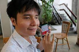 SL Interpreter được tạo ra bởi BeWarned, một công ty của Ukraine, đây là một ứng dụng giúp người khiếm thính hòa nhập xã hội. Với ứng dụng này người khiếm thính có thể chuyển đổi tin nhắn văn bản thành giọng nói và ngược lại. Nguồn: Asvho.