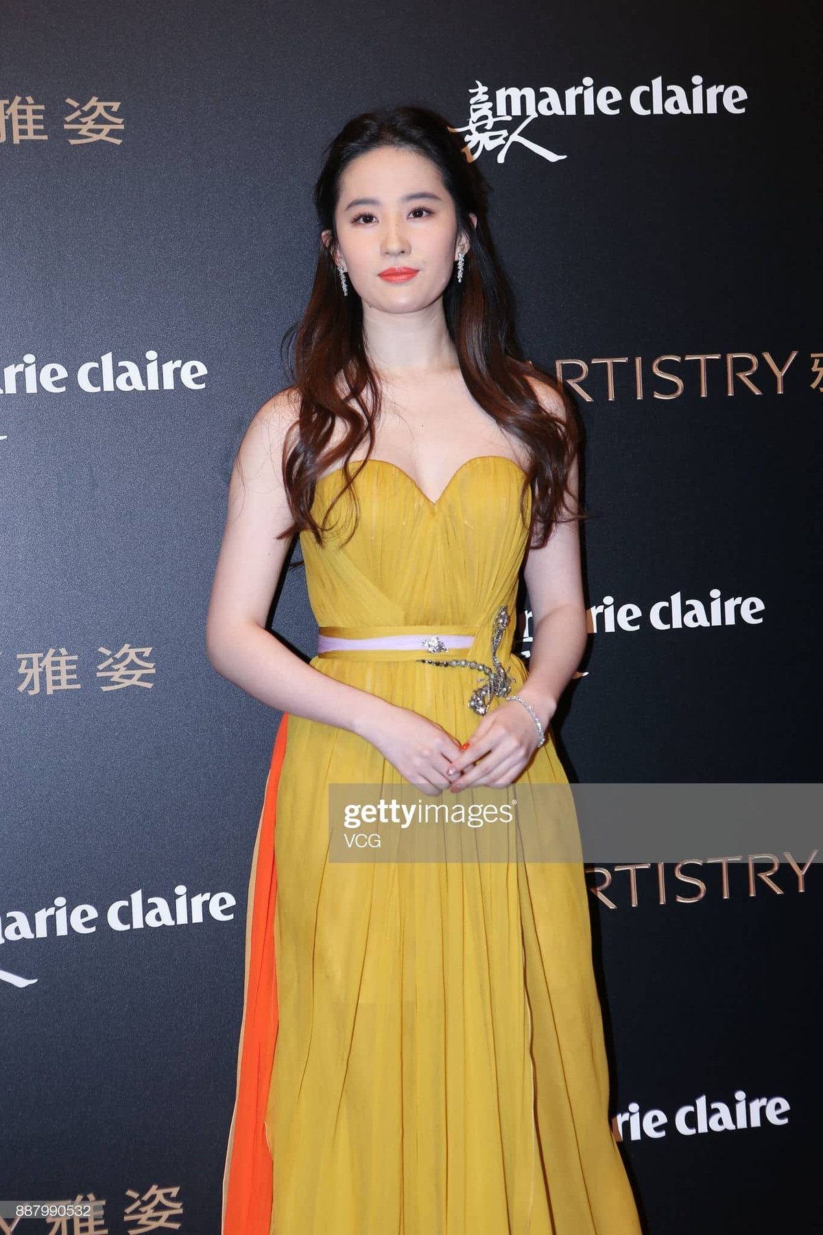 “Than tien ty ty” cung co khi bi boc tran chan to, bap tay tho-Hinh-8