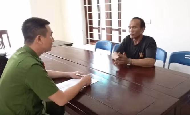 Chiều 4/4/2024, tổ công tác tại Lào với sự phối hợp, hỗ trợ từ Bộ Công an và công an nước bạn đã dụ Lương Văn Bún xuất hiện ngoài khu vực đặc khu kinh tế. "Khi Bún vừa xuất hiện, chúng tôi tiếp cận, gọi tên "cúng cơm" của anh ta, nhưng đối tượng đã có sự phòng bị từ trước, tỏ ra bình tĩnh, chỉ trả lời bằng tiếng Lào, tỏ vẻ không hiểu chuyện gì. Qua phiên dịch, đối tượng khẳng định không phải, không biết Lương Văn Bún là ai", Thiếu tá Hiển kể lại. Từ những xác nhận của các nhân chứng cũng như bằng các biện pháp nghiệp vụ, sau gần một giờ, tổ công tác buộc Bún phải thừa nhận thân phận của mình. 