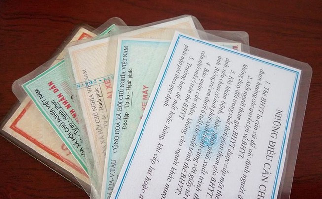 Thiếu tá Nguyễn Duy Hiển, Đội 1, Phòng Cảnh sát hình sự Công an tỉnh Nghệ An cho biết, vào thời điểm gây án, Lương Văn Bún chưa làm giấy tờ tùy thân. Ngoài nhận định đối tượng đã trốn sang Lào, lực lượng chức năng không có bất kỳ thông tin nào về đặc điểm nhận dạng của Bún ngoài ít thông tin chung chung như cao khoảng 1m60, da đen, lông mày rậm, mũi thẳng. (Ảnh minh họa, nguồn internet)