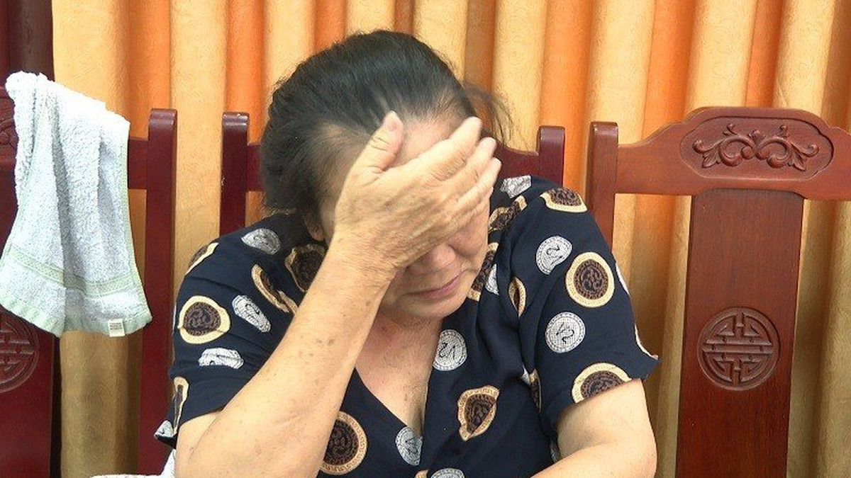  Bà trùm 70 tuổi Hoàng Thị Thái cầm đầu đường dây ma túy: Tháng 6/2022, Công an tỉnh Thanh Hóa triệt phá đường dây mua bán, vận chuyển trái phép chất ma túy với số lượng lớn từ Lào về Việt Nam do Hoàng Thị Thái (70 tuổi, phường Đông Tân, TP Thanh Hóa) cầm đầu. Hoàng Thị Thái được giới giang hồ gọi là “lão phật gia”, “lão thái bà” đã câu kết các đối tượng cộm cán, nhiều tiền án về tội mua bán, vận chuyển ma túy …hình thành đường dây mua bán, vận chuyển ma túy khép kín từ Lào về Thanh Hóa tiêu thụ. Thái bị bắt khi cùng đồng bọn vận chuyển 10 bánh heroin; 18 nghìn viên ma túy tổng hợp. 