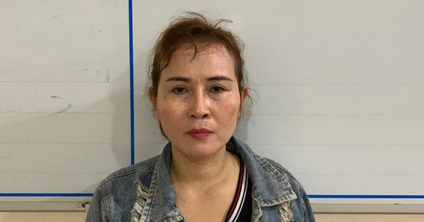  “Bà trùm” bảo kê Loan ‘Cá’: Ngày 5/5/2020, Công an tỉnh Đồng Nai đã bắt giữ Lý Thị Loan (Loan ‘Cá’, 41 tuổi) – cầm đầu băng nhóm thu tiền bảo kê hàng trăm tiểu thương, người bán tự phát trước cổng Khu công nghiệp (KCN) Thạnh Phú, huyện Vĩnh Cửu. Băng Loan ‘Cá’ hoạt đồng nhiều năm, ai không nộp tiền bảo kê sẽ bị Loan huy động đàn em đến dằn mặt. Loan còn hoạt động cho vay nặng lãi. Ngày 1/4/2022, TAND huyện Vĩnh Cửu (Đồng Nai) tuyên phạt Lý Thị Loan 5 năm tù về tội cưỡng đoạt tài sản.