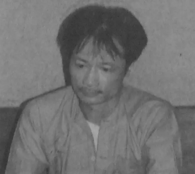  Khánh "Trắng", tên thật là Dương Văn Khánh, là một nhân vật cầm đầu băng đảng xã hội đen gồm 19 tội phạm khét tiếng Hà Nội trong những năm cuối của thế kỷ 20. Khánh sinh năm 1956 tại Hà Nội. Theo bản án hình sự sơ thẩm và phúc thẩm thì Khánh "Trắng" phạm 4 tội: "giết người", "cướp tài sản công dân", "trốn thuế" và "che giấu tội phạm". Khánh phải nhận án tử hình và phải nộp cho Nhà nước gần 3,9 tỷ đồng, trong đó có hơn 3,5 tỷ đồng tiền phạt, 350 triệu đồng tiền thuế, tiền án phí, bồi thường cho các bị hại... 