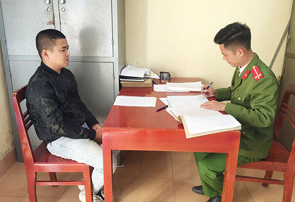 Lai xe o to khong bang lai tong chet 2 cha con: Chu xe co lien doi?-Hinh-2