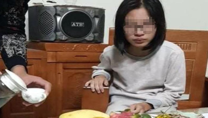  Tìm thấy bé gái 13 tuổi “mất tích” ở ngôi nhà hoang: Chiều 1/12, Cơ quan CSĐT Công an TP Uông Bí (tỉnh Quảng Ninh) xác nhận đã tìm thấy cháu N. A tại ngôi nhà hoang ở khu đô thị Xuân Lãm. Theo đó, bé Bùi Thị N.A (SN 2007, trú phường Trưng Vương; học lớp 8 trường THCS Trưng Vương) được tìm thấy khoảng 17h30 ngày 30/11.