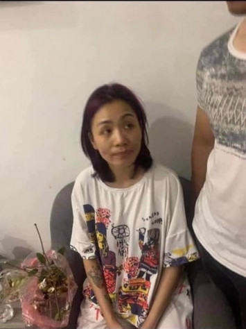 Cuối tháng 7, đầu tháng 8/2020, Lã Thúy Kiều và Trần Thị Đào (tên gọi khác là Đào “Chi Lê”, SN 1990, trú tại xã Hồng Hà, huyện Đan Phượng, Hà Nội) phát sinh mâu thuẫn trong việc bán hàng online. Kiều và Đào nhiều lần quay video, chửi bới, thách thức và hẹn nhau để giải quyết mâu thuẫn. Có lần Kiều đã tìm đến nơi ở của Đào, nhưng không gặp được Đào.