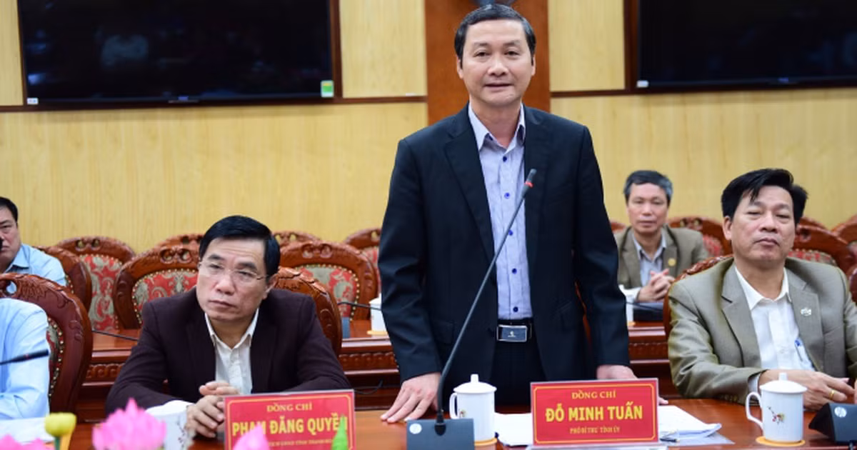 Tháng 1/2011 đến 8/2013 là Ủy viên Ban Thường vụ Tỉnh ủy, Bí thư Đảng ủy khối các cơ quan Tỉnh Thanh Hóa. Cuối tháng 10/2020 ông Đỗ Minh Tuấn tiếp tục được bầu giữ chức Phó Bí thư Tỉnh ủy tỉnh Thanh Hóa. 