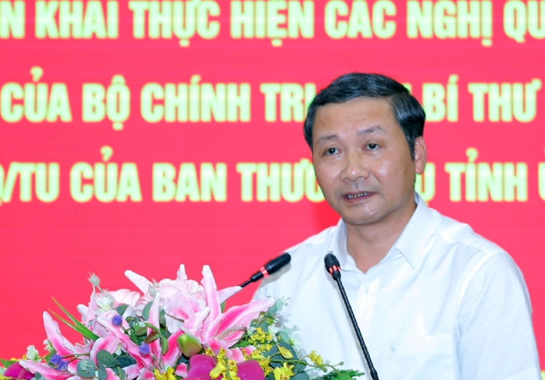 Từ tháng 6/1995 đến 5/1997, ông Đỗ Minh Tuấn là Ủy viên BCH Tỉnh đoàn Thanh Hóa, Phó Trưởng Ban Thanh thiếu nhi Trường học.