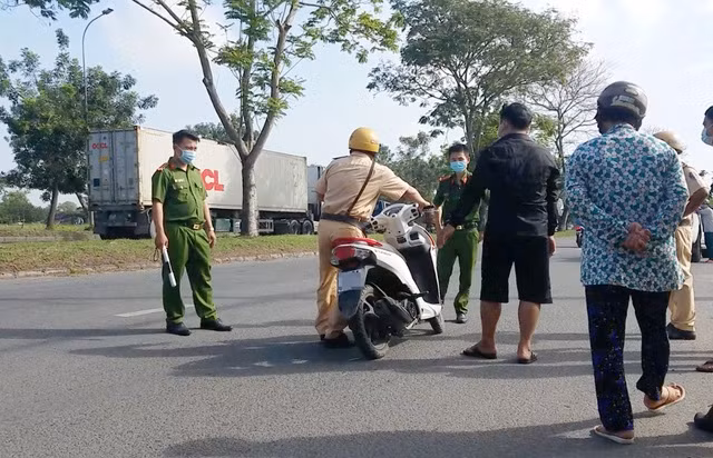 Vu danh CSGT TP HCM: 5 nguoi bi trieu tap... an nang nhat bao nam?