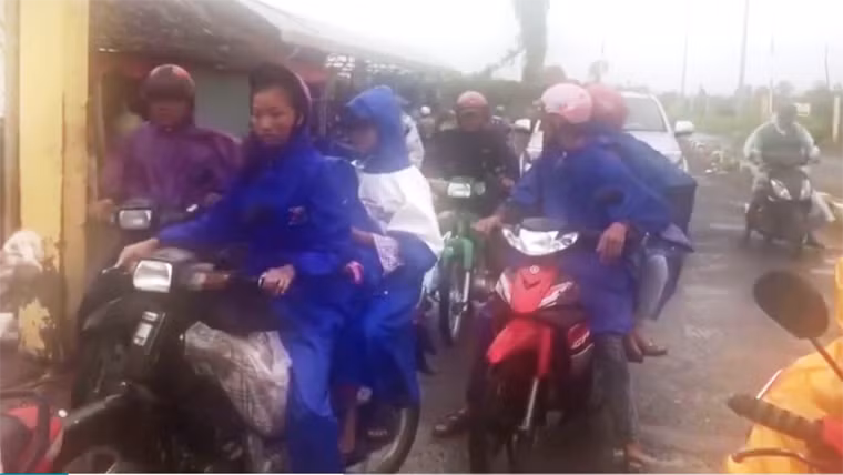 Hầu hết các tỉnh miền Tây Nam Bộ như Tiền Giang, Vĩnh Long, Trà Vinh, Sóc Trăng, Cần Thơ, Hậu Giang, Bạc Liêu, Cà Mau...đang thực hiện di dời dân đến nơi an toàn để tránh bão.