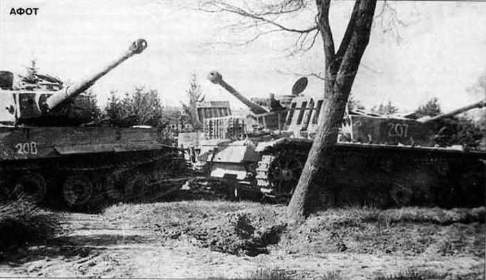 Bãi tập trung các xe tăng Đức bị phá hủy.