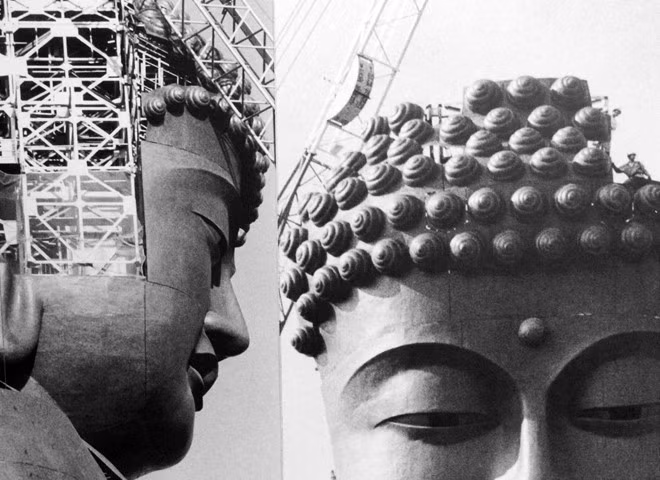 Các núm tóc trên đầu bức tượng cũng có đường kính tới 1 m và nặng khoảng 200 kg.