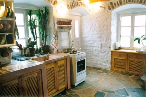 Nguồn năng lượng xấu này sẽ ảnh hưởng tiêu cực tới bữa ăn cũng như tinh thần của người thưởng thức. Ảnh: Dream Holiday Rentals.