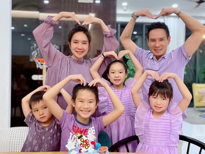 Dù gia đình có điều kiện nhưng vợ chồng Lý Hải vẫn tổ chức sinh nhật rất giản dị cho bé Rio.