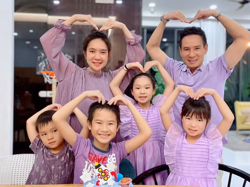 Dù gia đình có điều kiện nhưng vợ chồng Lý Hải vẫn tổ chức sinh nhật rất giản dị cho bé Rio.