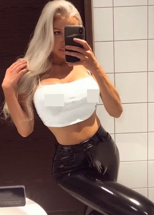 Đối thủ của Đỗ Thị Hà gây ấn tượng với vóc dáng vô cùng gợi cảm, đặc biệt là vòng 1 “khủng”.