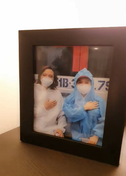 Hoài Phương chuẩn bị cả những bức ảnh bên Việt Hương để mừng sinh nhật. Ảnh: Thương hiệu và pháp luật