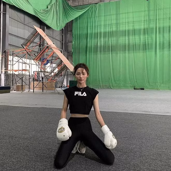 My nhan xinh dep noi danh nho dong the cho Luu Diec Phi-Hinh-4