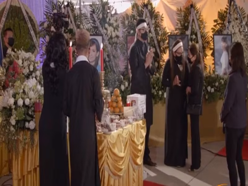 Tang lễ của Phi Nhung ở Mỹ được mở rộng để những người yêu mến có thể đến thắp nén hương và đưa tiễn nữ ca sĩ về nơi yên nghỉ cuối cùng. Ảnh: Đất Việt