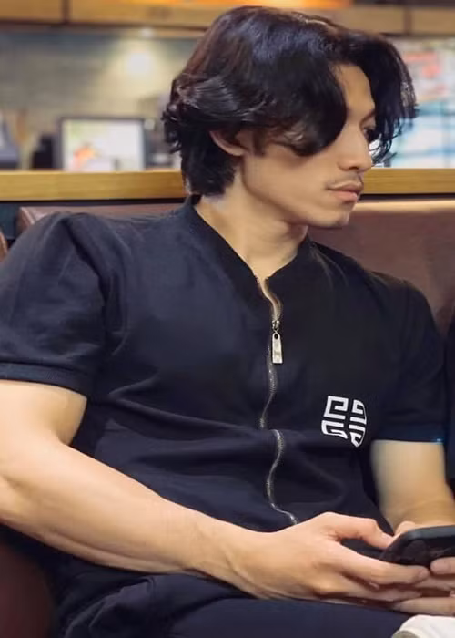 Nam diễn viên phim "Song Lang” có gương mặt góc cạnh đậm chất điện ảnh.